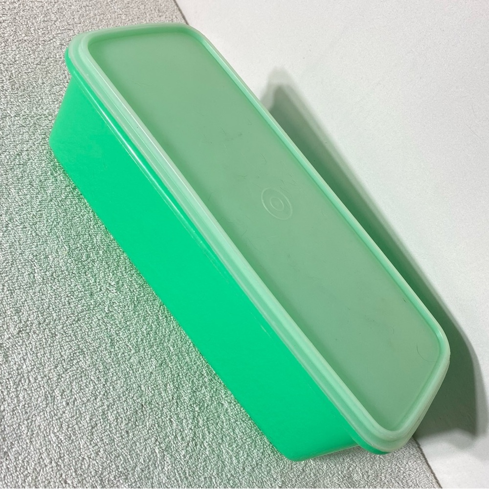 Vintage Tupperware Green Jadeite Celery Keeper Vegetable Storage Crisper W Lid